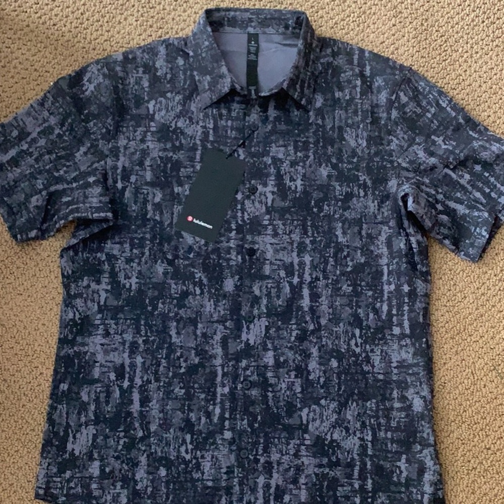 NWT Lululemon Men’s Shirt